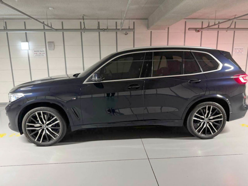 
								BMW X5 xDrive 40i M Sport full									
