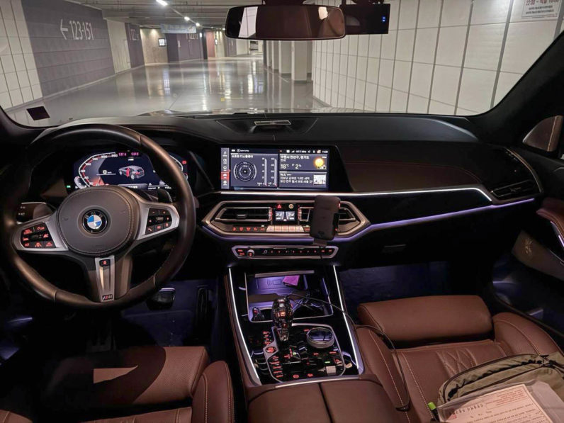 
								BMW X5 xDrive 40i M Sport full									